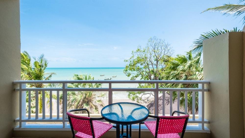 Royal Phala Cliff Beach Resort Ban Chang (Rayong) Exterior foto