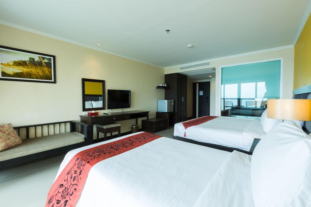 Royal Phala Cliff Beach Resort Ban Chang (Rayong) Exterior foto