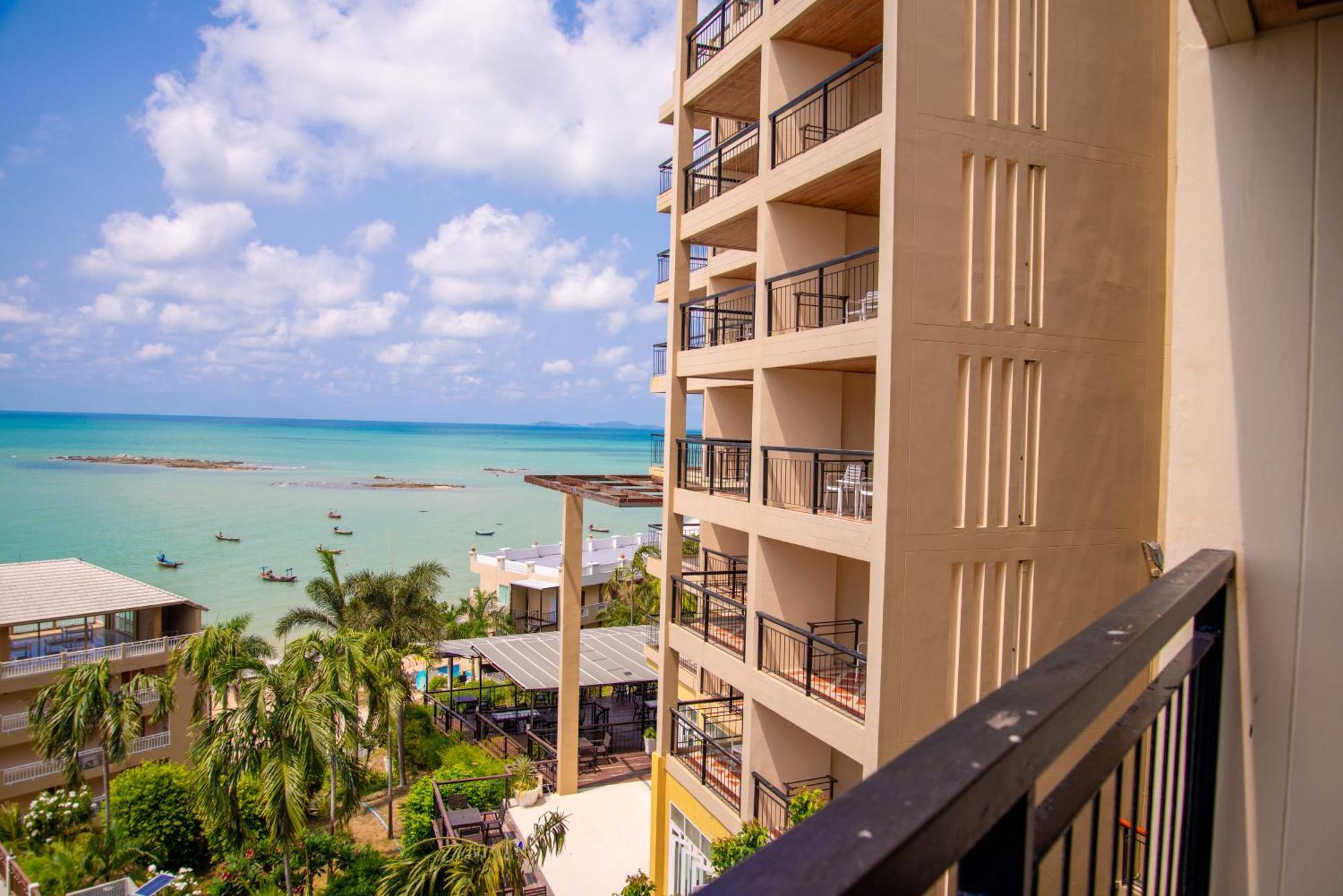 Royal Phala Cliff Beach Resort Ban Chang (Rayong) Exterior foto