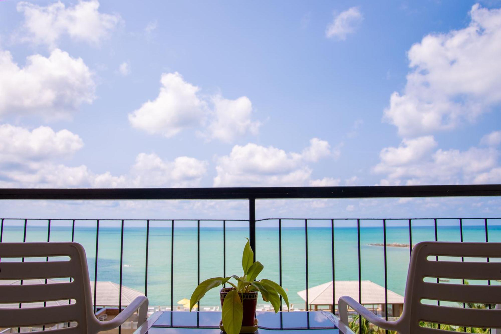 Royal Phala Cliff Beach Resort Ban Chang (Rayong) Exterior foto