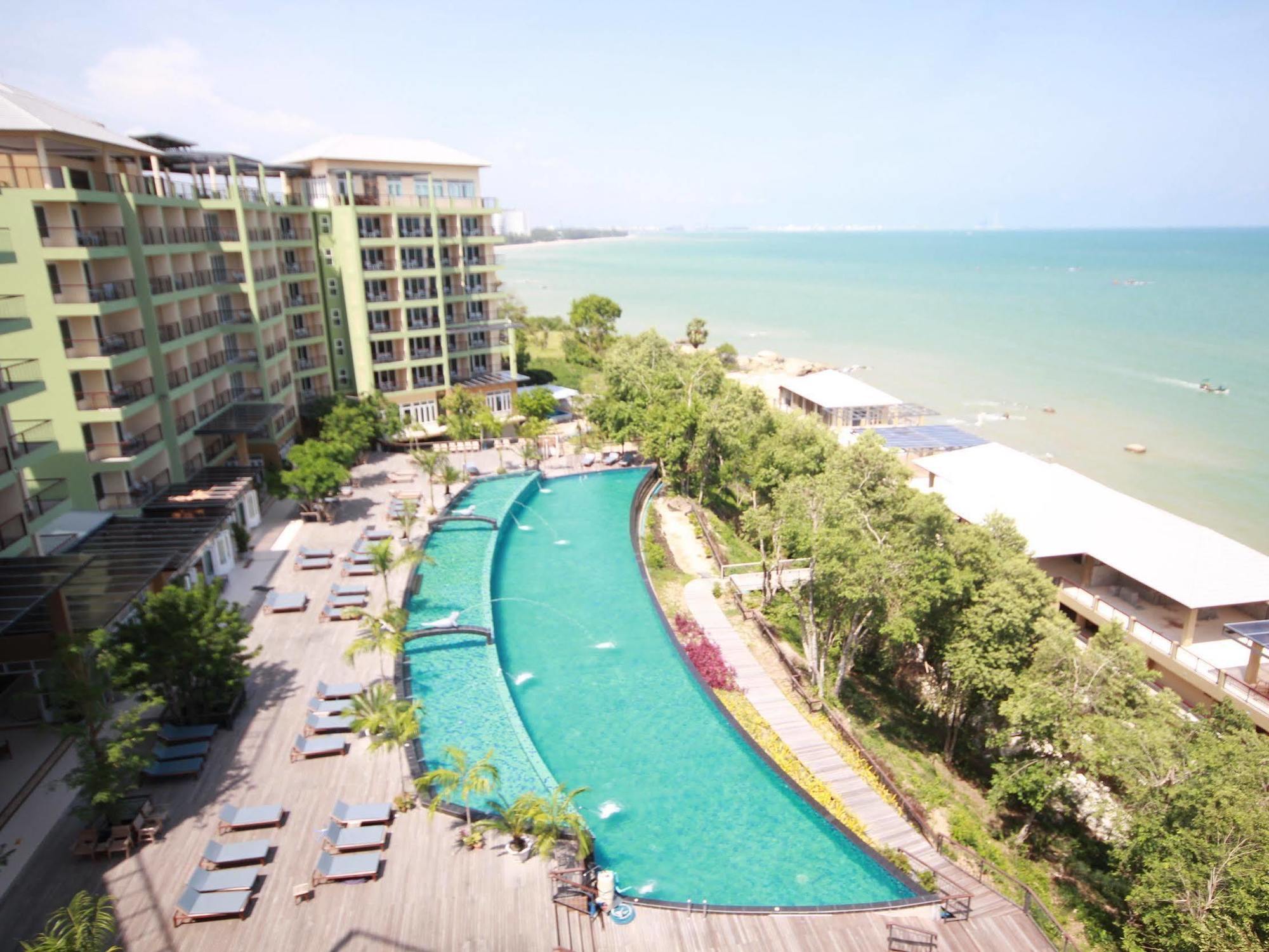 Royal Phala Cliff Beach Resort Ban Chang (Rayong) Exterior foto